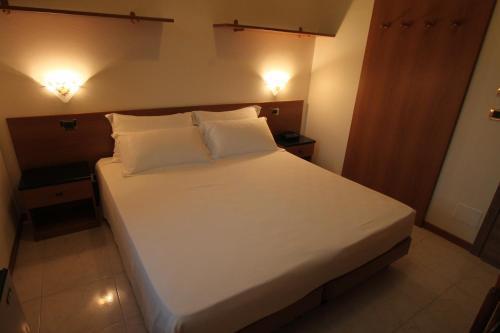 Street Hotel Comacchio Bagian luar foto