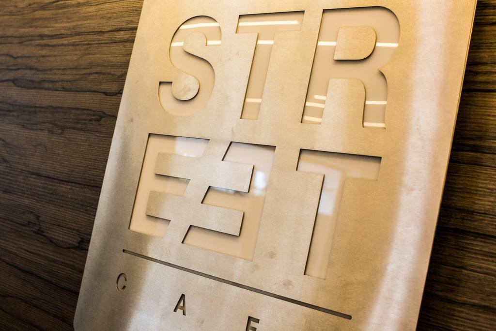 Street Hotel Comacchio Bagian luar foto