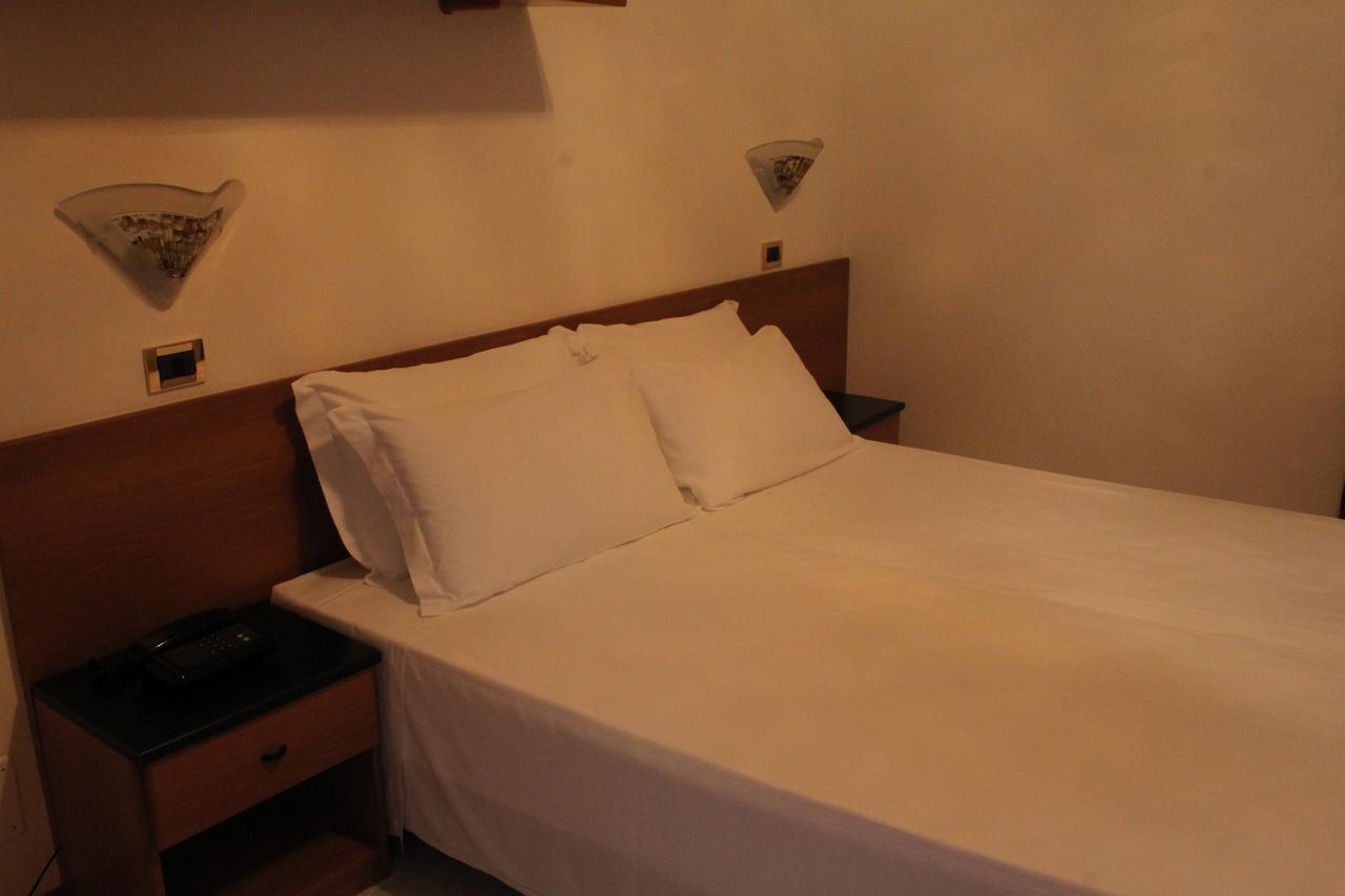 Street Hotel Comacchio Ruang foto